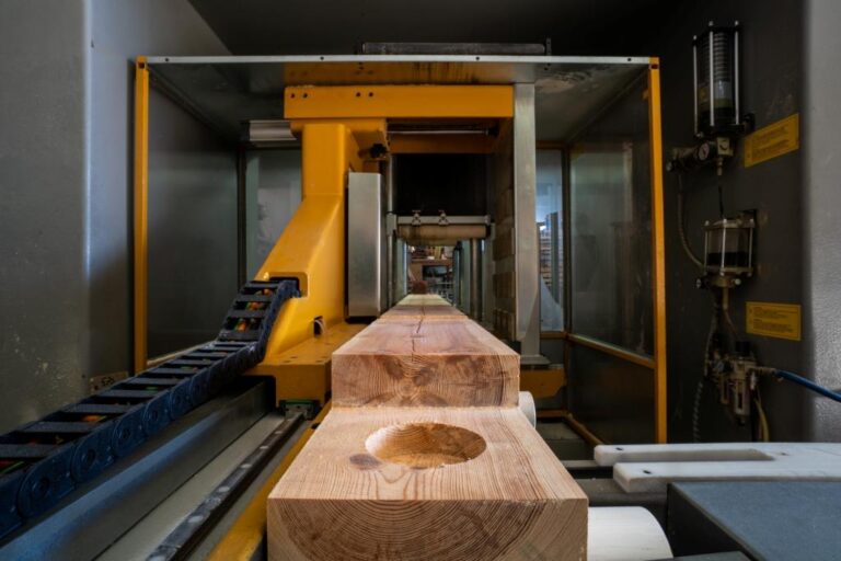 Precisión milimétrica CNC en kit estructural de madera PinoSoria ...
